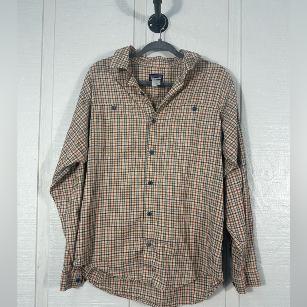 Patagonia Striped  Button Up Long Sleeve Shirt Mens Size Medium EUC